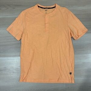 Gap Men's Short Sleeve Henley T-Shirt, Size M, Peach/Orange Color